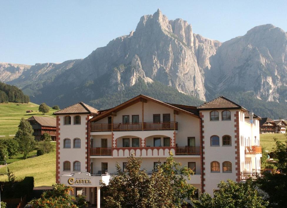 Hotel Castel Oswald Von Wolkenstein Castelrotto Extérieur photo